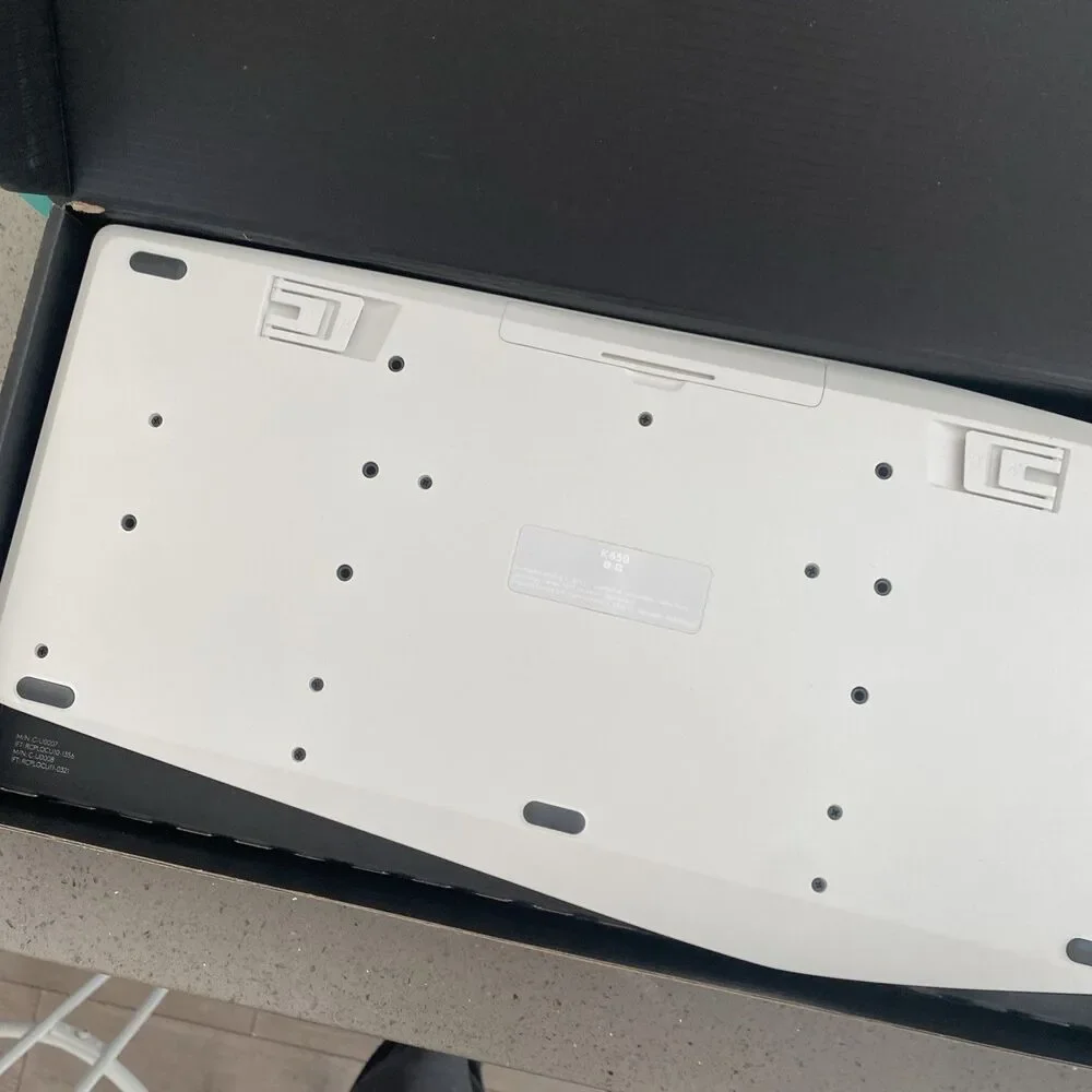 Logitech MK825 Performance Wireless Keyboard (K850) and Mouse (M585) Combo